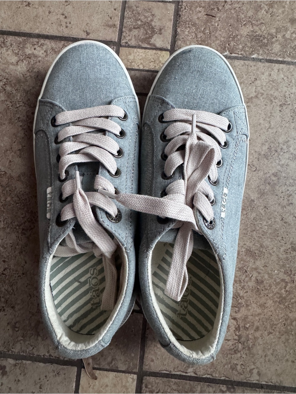 Taos Casual Women's Canvas Sneakers - Light greenish/gray